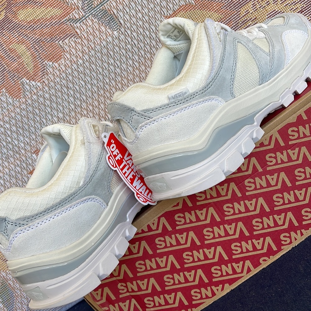 Vans Men’s Amzn Trailhead
Blanc De Blancmarshmallow
VN0A7TO2ASJ
Sneakers G - Picture 15 of 16